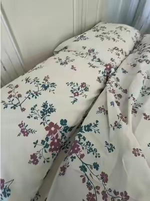 Linen sheets, but make them pretty. 🌸 These soft floral linen sheets add beautiful texture and a relaxed, romantic feel to your bedroom. #sheets #floralbedding #Bedding #linenbedding 