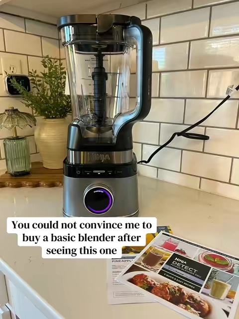 Okay THIS is the Ninja blender I’d actually want. 👀 The BlendSense feature completely changes it for me. #blender 