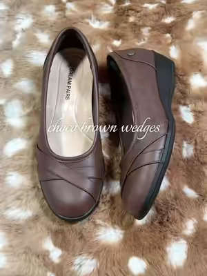 the cutest chocolate brown wedge ballet flats 🤎🧸🍂 #cuteshoes #balletflats #fallfashion #fashioninspo #fashion autumn fall back to school wedges style elegant chic  