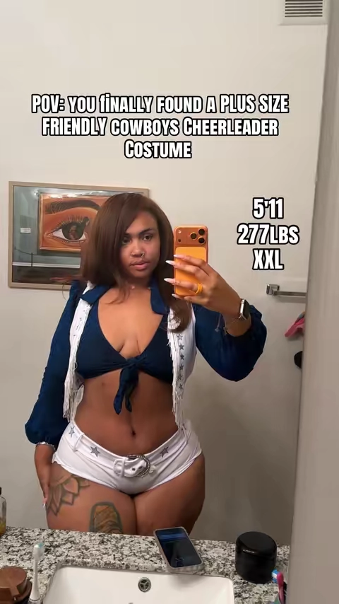 The cutest plus size friendly cowboys cheerleader costume 😍😍 #halloween #halloweencostume #fashiontrends 