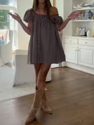 The sweetest babydoll style dress for fall! I’m 5’8 wearing a small. @Cider #falldress #falloutfits #babydolldress #plaiddress #minidress 