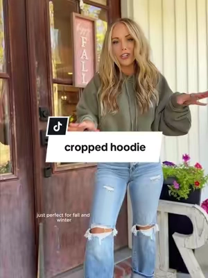 the cutest cropped hoodie for fall🍂