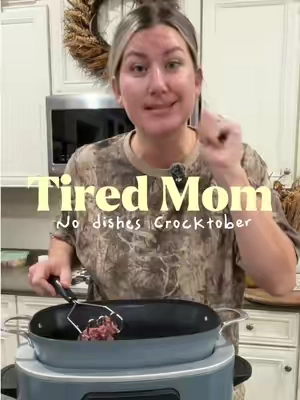 Crocktober but without dishes. Fall is here and the crockpot is out. Tonight’s was a spaghetti bake all in one crockpot! #cooking #dinner #crockpot #EasyRecipe #comfortfood