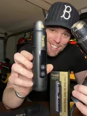 A full heat gun without dragging out a cord every time. 👏 The Fanttik H3 is rechargeable, portable, heats up quickly, and gives you plenty of control for smaller projects. #FanttikTools #HeatGun #ToolFinds #TikTokShopFinds