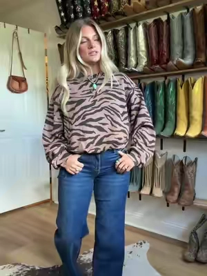 new fav sweatshirt omg #westernfashion #western #cowgirlboots #westernstyle #fyp 