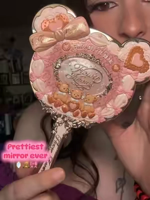 I love the bears and the bows 😭😍 🎀🧸 #mirror #mirrors #makeup #makeuptok #flowerknows @flowerknows.us 