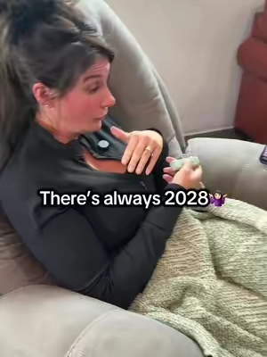 Doomscrolling has never been better😜🙈 #scroll #tiktok #iphone #doomscrolling #tiktokshopfalldealsforyou 