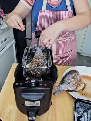 Freidora de aceite, Immersion deep fryer 
#freidoradeaceite 
#deepfryer 
#freidora 
#tiktokshopcreatorpicks 
#falldealsforyou 