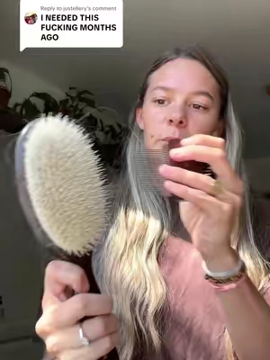 Replying to @justellery I’m addicted  to using this now lol my hair brushes are so clean!!!! #brushcleaner #hairbrush #burbur 