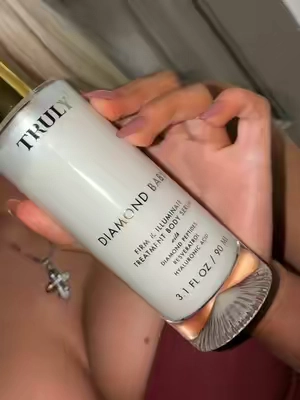 OMG YALL THE SMELL IS INSANE 😭💎 @Truly Beauty #trulybeauty #bodyglow #bodyglitter #bodyserum #beauty 