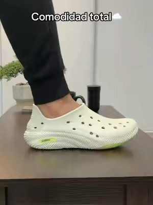 Los zapatos más cómodos que utilizarás este año☁️ #crocsshoes #mensshoes #comfort #TikTokShopFallDealsForYou #tiktokshopcreatorpicks 
