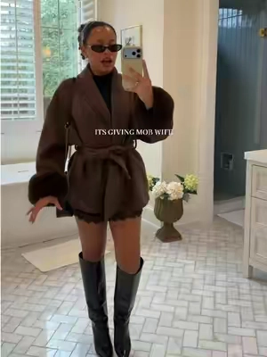 And it’s actually affordable but looks designer ✨👩🏽‍🍳🤎 #wintercoat #mobwifecoat #katchme #AffordableFashion @Katch Me 