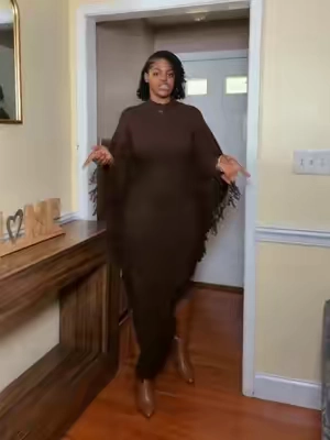 The plate can be full AND the outfit can still eat 🤎😂
#ThanksgivingOutfit #SweaterDress #HolidayOutfit #FallFashion #FashionNova