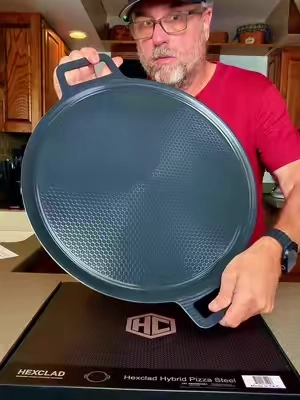 HexClad Hybrid Pizza Steel Pan #pizzasteel #homemadepizza #HexClad #RoysRealReviews 