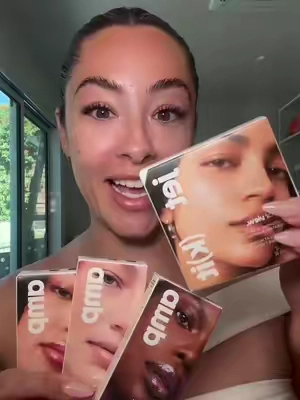WAIT ITS SO CUTEEEE!! The cutest mini holiday duo!! Would be such a great gift or stocking stuffer!! @Point of View Beauty 