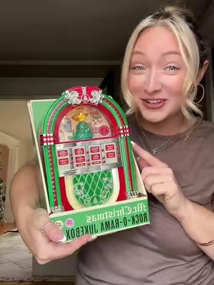 THIS is pure Christmas magic ✨ #christmas #jukebox #christmasdecor #christmasmusic #giftguide 